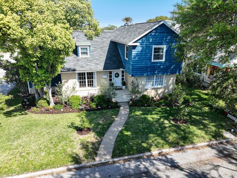 Photo of 4928 Crockett Boulevard, Galveston, TX 77551 (MLS # 1014412)