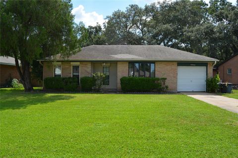 Photo of 514 Bellmar Lane, Friendswood, TX 77546 (MLS # 55656259) Photo of 514 Bellmar Lane, Friendswood, TX 77546 (MLS # 55656259)