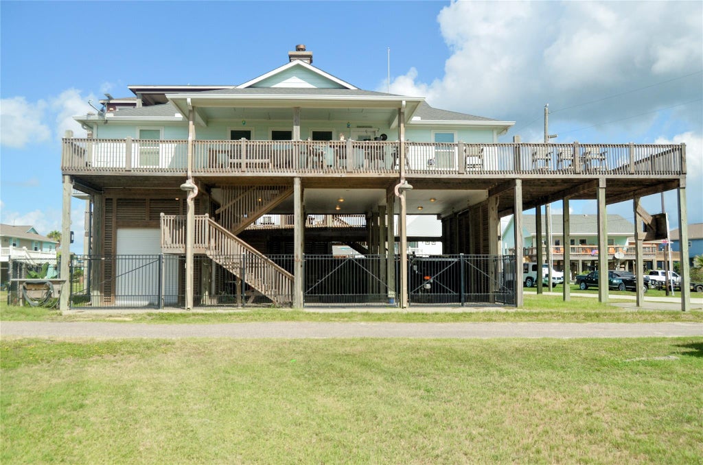 Photo of 903 S Cove, Crystal Beach, TX 77650 (MLS # 9860346)