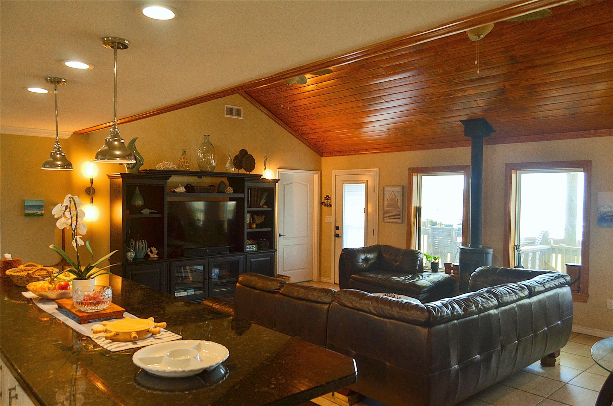 903 S Cove