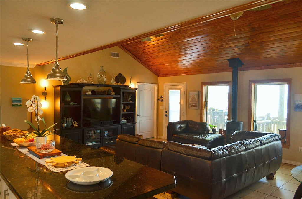 Photo of 903 S Cove, Crystal Beach, TX 77650 (MLS # 9860346)