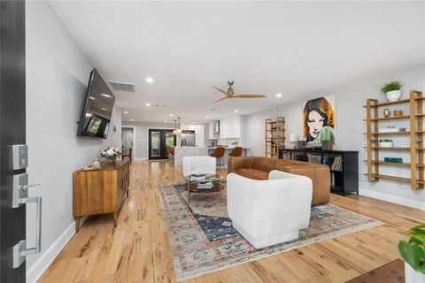 Photo of 2122 Chippendale Road, Houston, TX 77018 (MLS # 72129746)