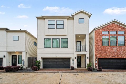 Photo of 1023 Green Kensington Drive, Houston, TX 77008 (MLS # 29704776)