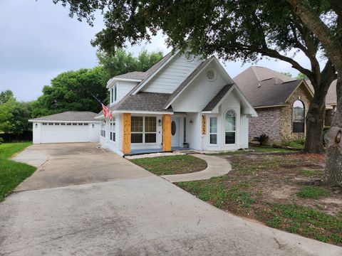 Photo of 6922 Gentle Breeze Drive, Willis, TX 77318 (MLS # 44031560)