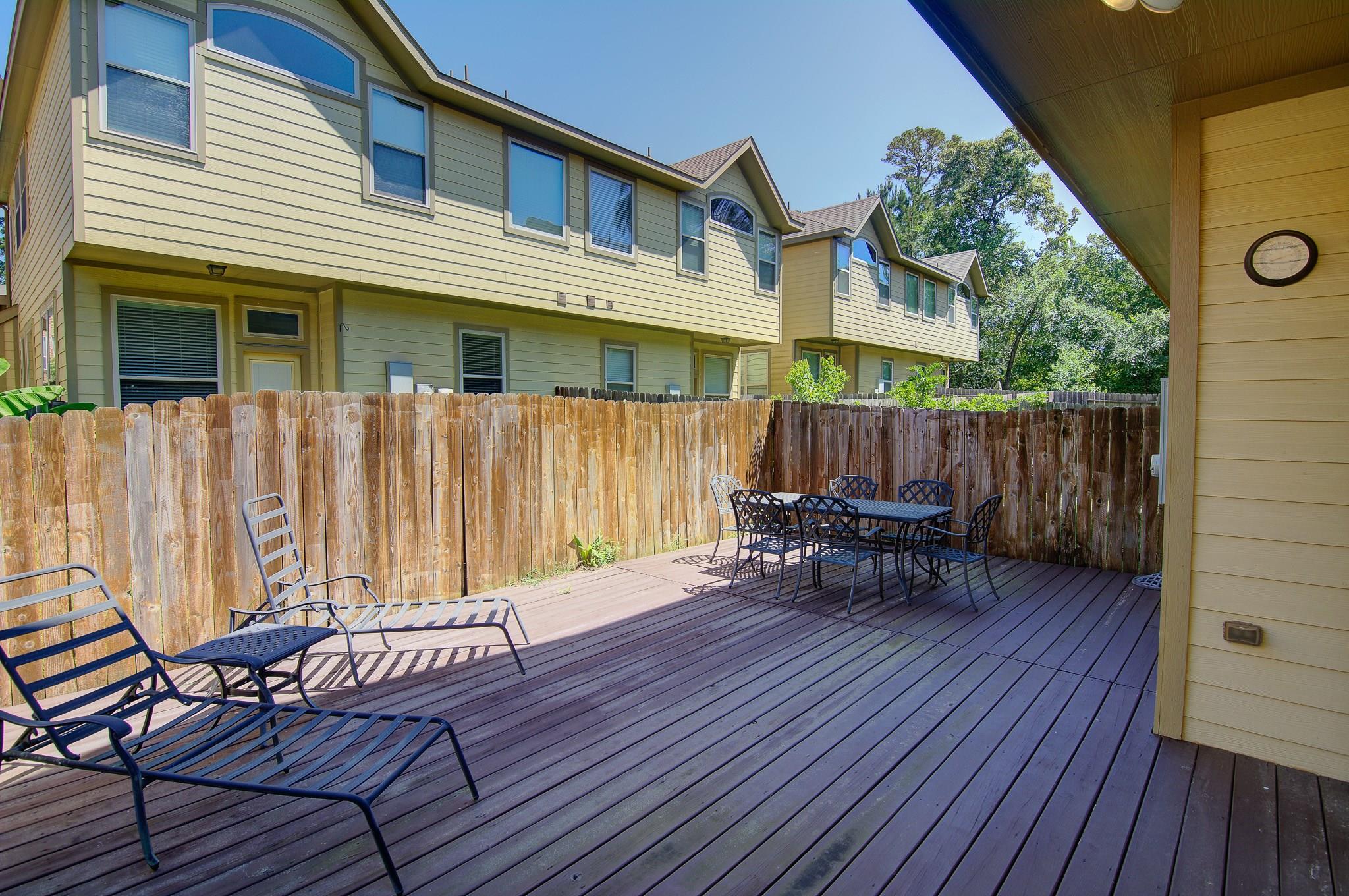 11 Cheswood Manor