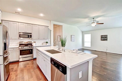 Photo of 18802 Majestic Vista Lane, Richmond, TX 77407 (MLS # 17132049)