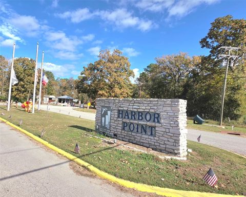 Photo of 349 Beechwood Drive, Trinity, TX 75862 (MLS # 22245106)