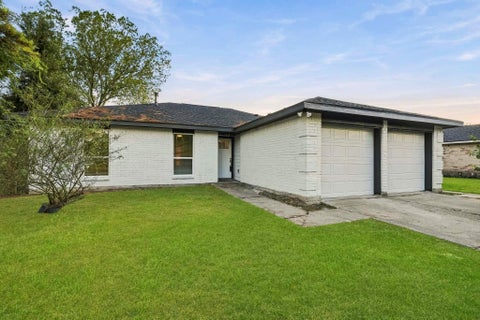 Photo of 5307 Danfield Drive, Houston, TX 77053 (MLS # 60483882)