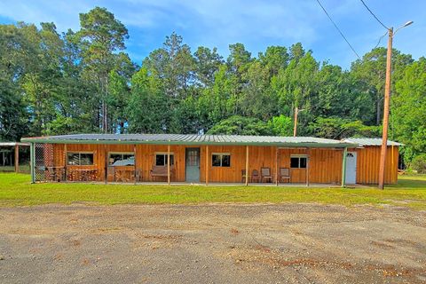 Photo of 10295 E Hwy 255 Street, Burkeville, TX 75932 (MLS # 14794708) Photo of 10295 E Hwy 255 Street, Burkeville, TX 75932 (MLS # 14794708)