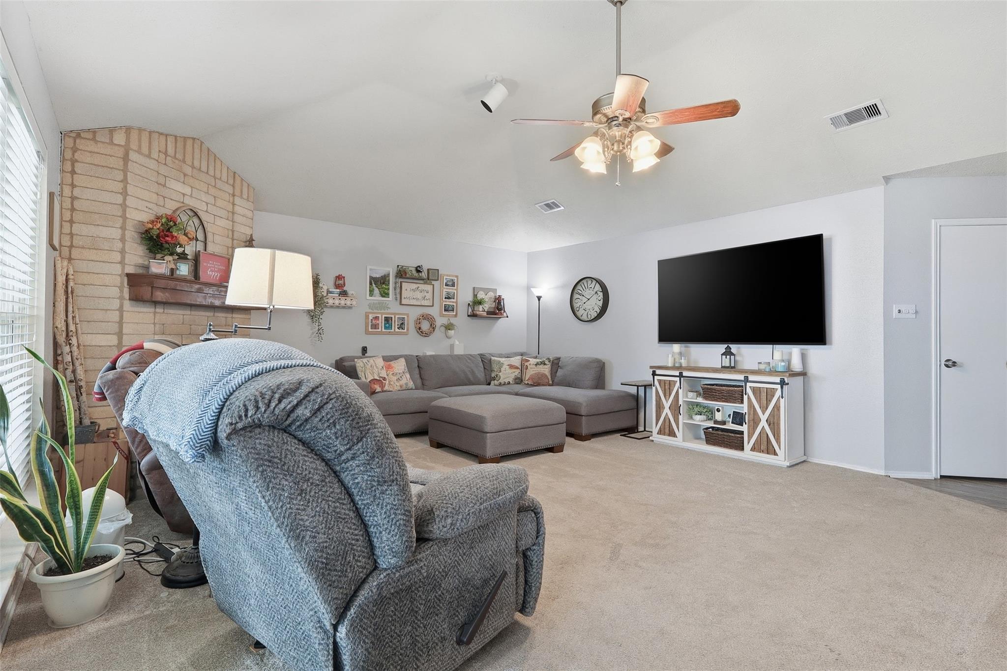 1201 Willowbriar Lane