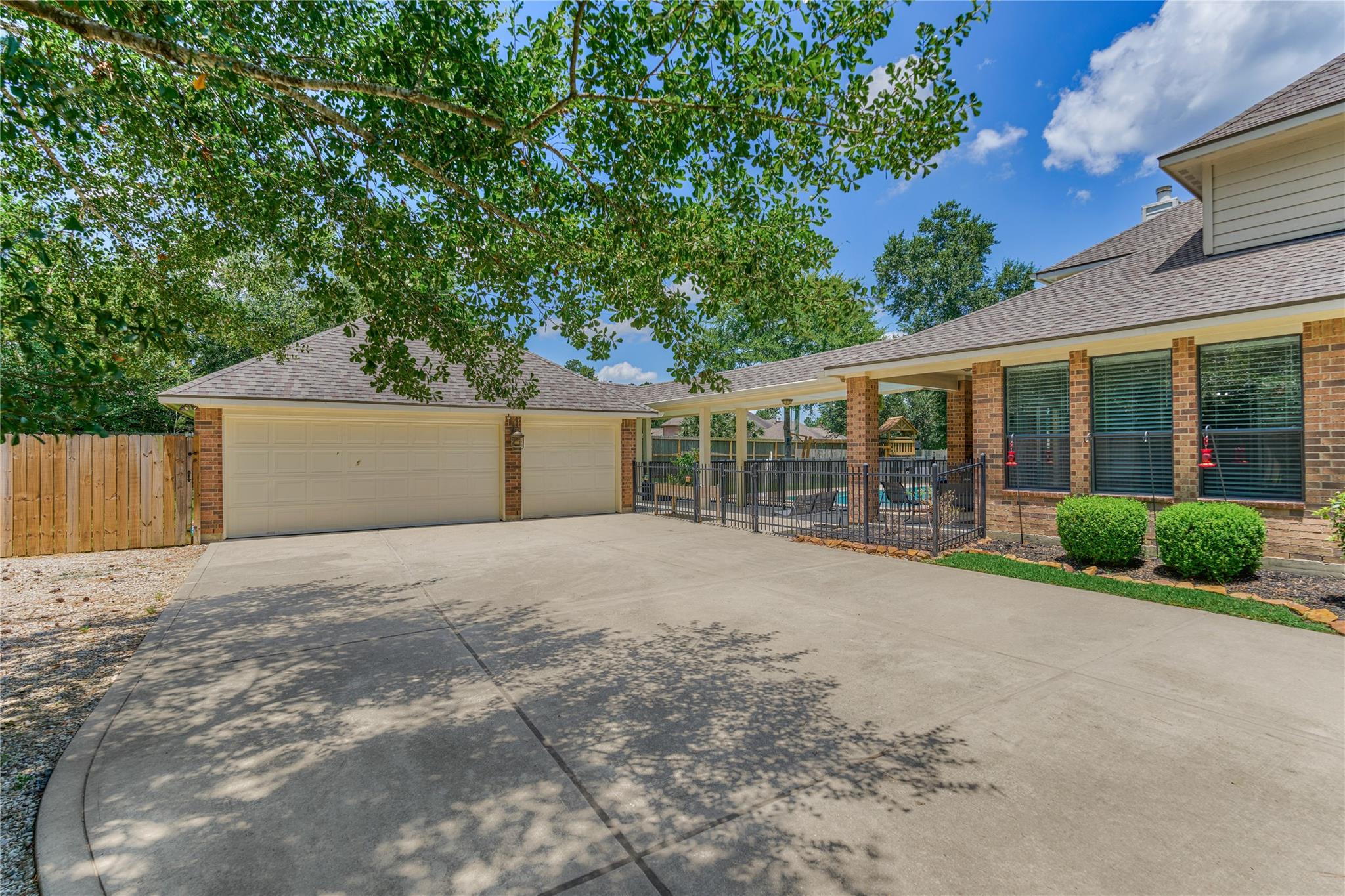 40519 Manor Drive