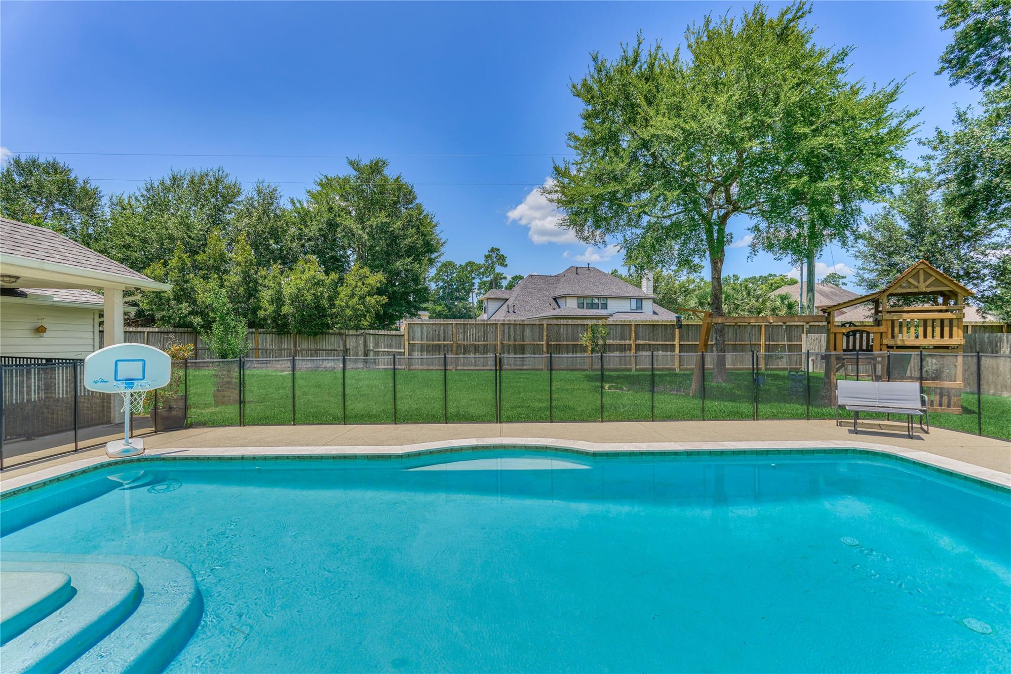 40519 Manor Drive