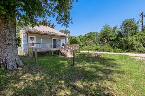 Photo of 3210 Elks Drive, Huntsville, TX 77340 (MLS # 90229335)