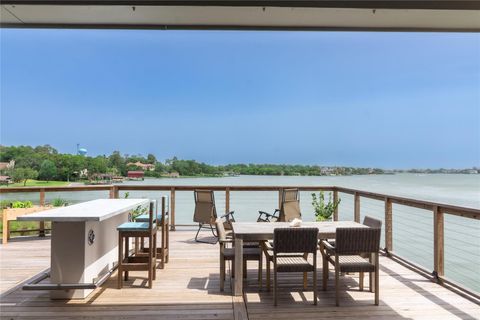 Homes For Sale - 29 Cmdr Runco Lane<br/> Taylor Lake Village, TX 77586