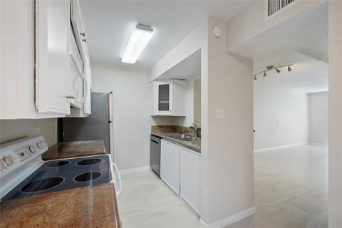 Condo For Sale - 17210 Imperial Valley Drive #2<br/> Houston, TX 77060