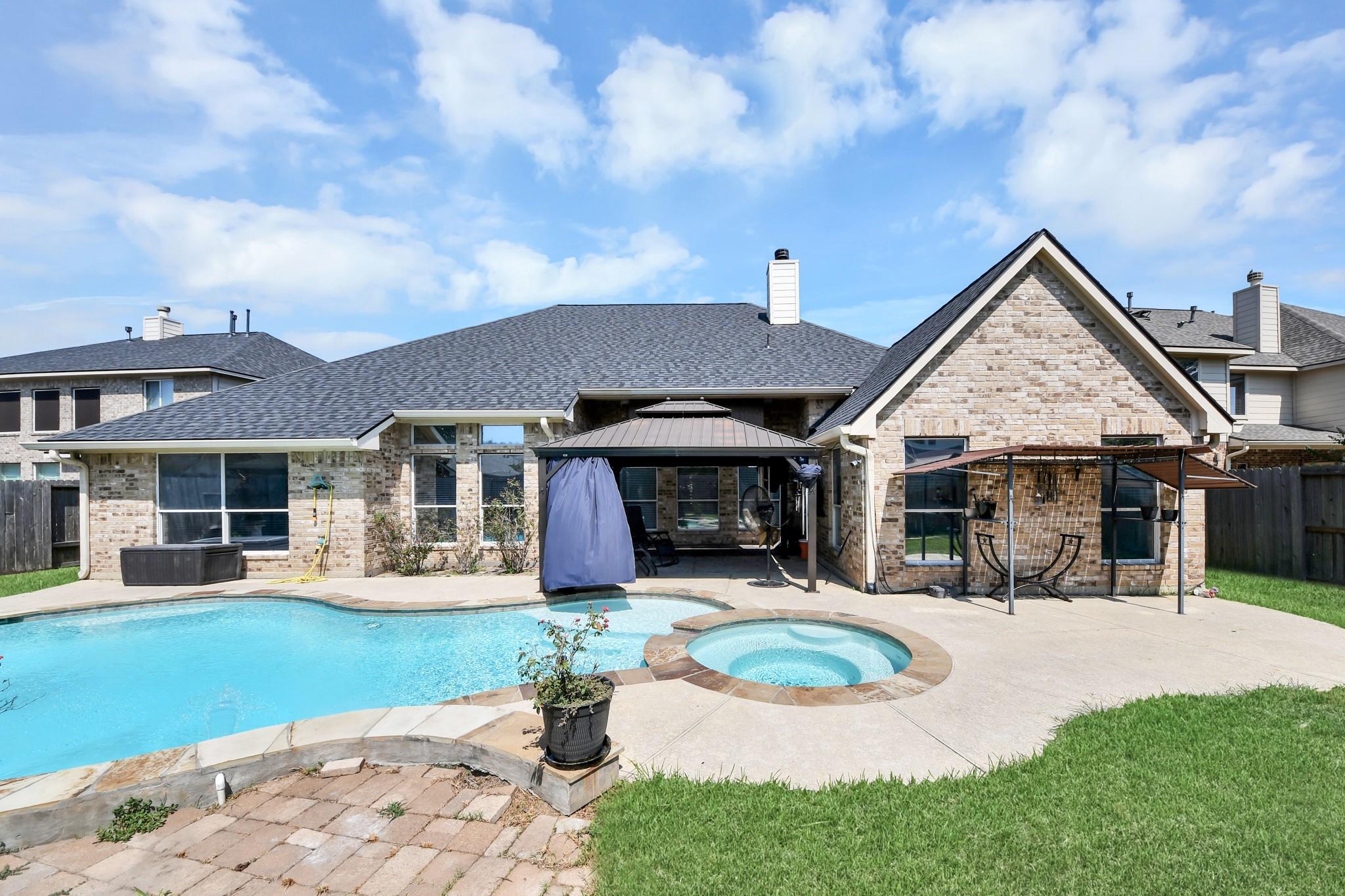 414 Willow Pointe Drive