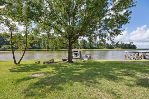 Photo of 527 Caney Creek Drive, Livingston, TX 77351 (MLS # 53622868)