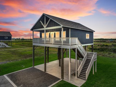 Photo of 1041 Sunset Circle W, Crystal Beach, TX 77650 (MLS # 77089345)