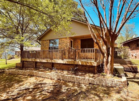 Photo of 16 Golfview Manor, Huntsville, TX 77340 (MLS # 12376823)