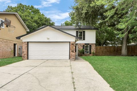 Photo of 4900 Sandalwood Circle, Baytown, TX 77521 (MLS # 29926579)