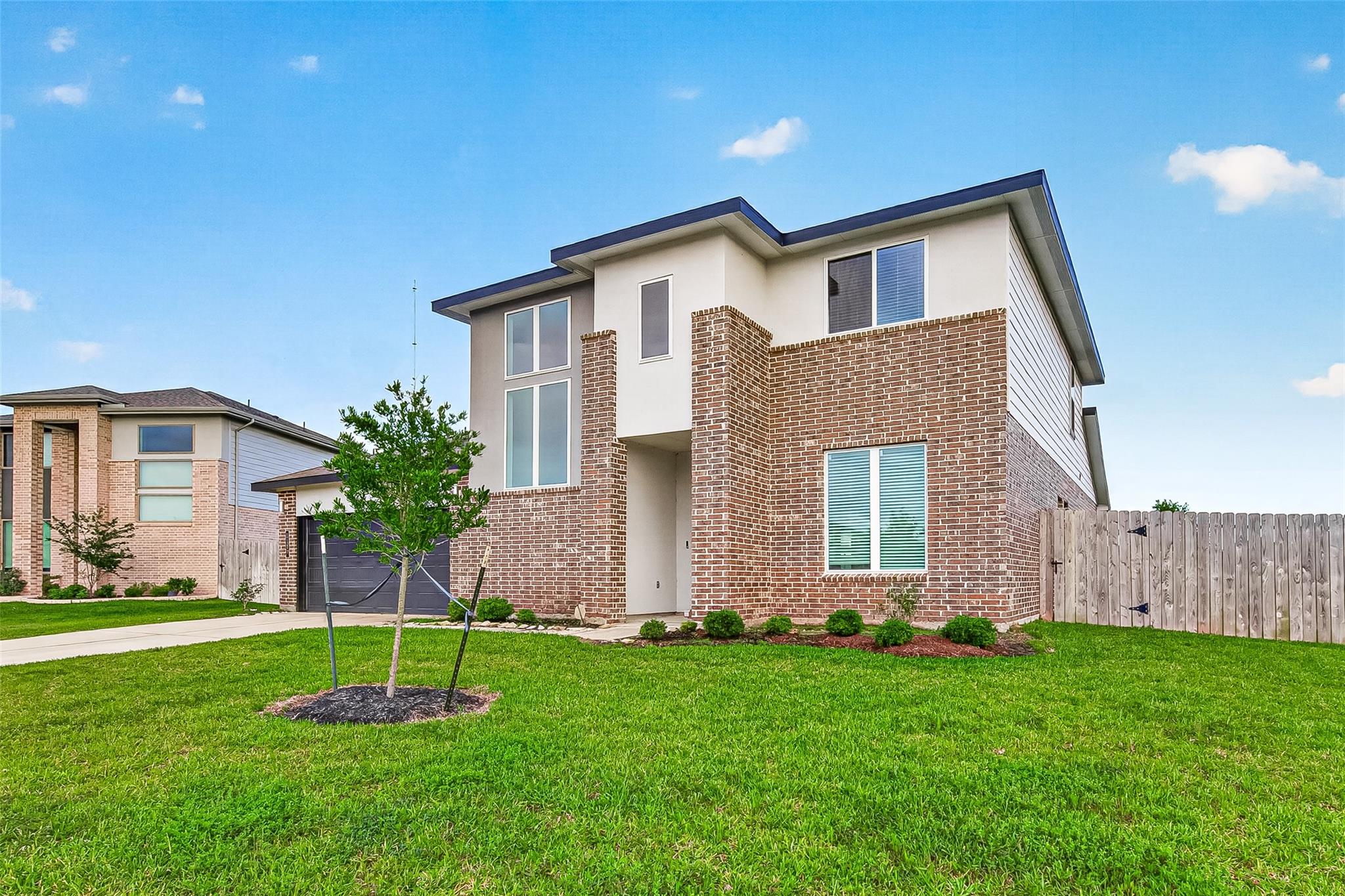 1107 Lakes Edge Lane