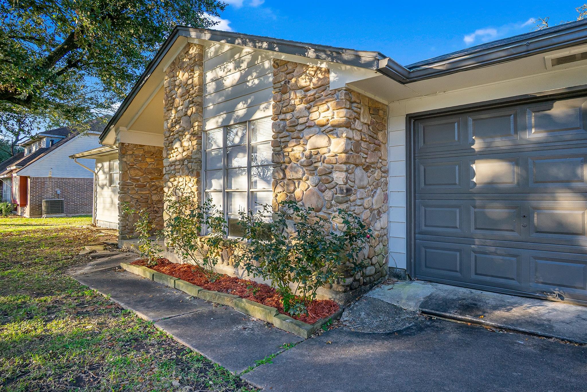 3210 Valley Brook Drive