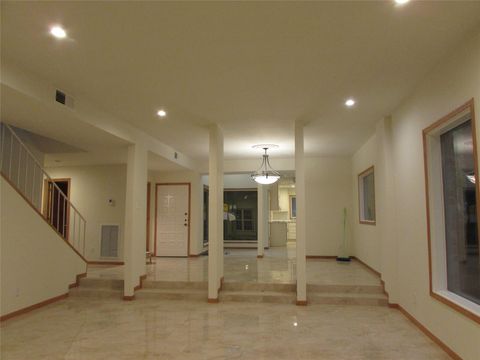 Photo of 201 Vanderpool Lane #19, Houston, TX 77024 (MLS # 30023755)