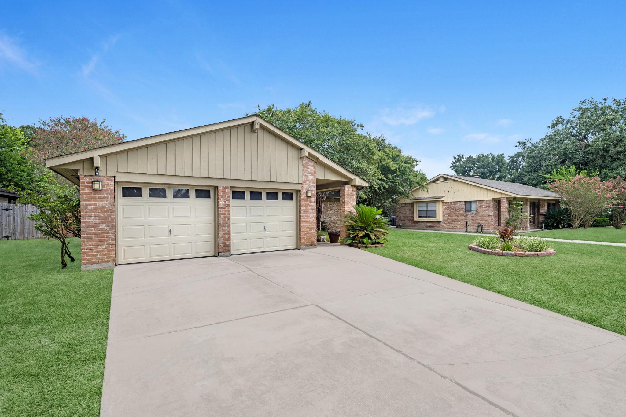 4718 Lost Oak Drive