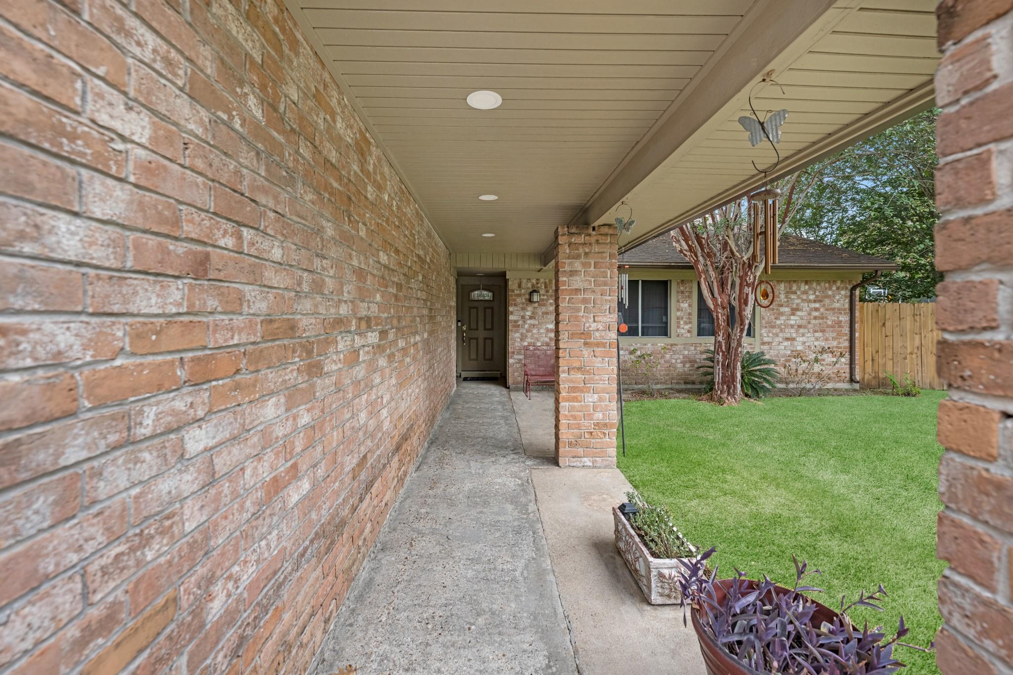 4718 Lost Oak Drive