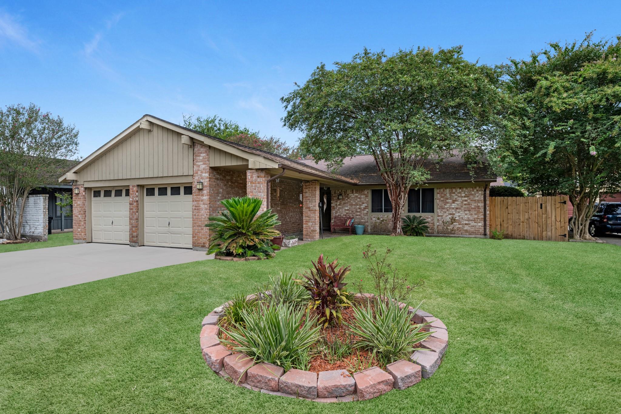 4718 Lost Oak Drive