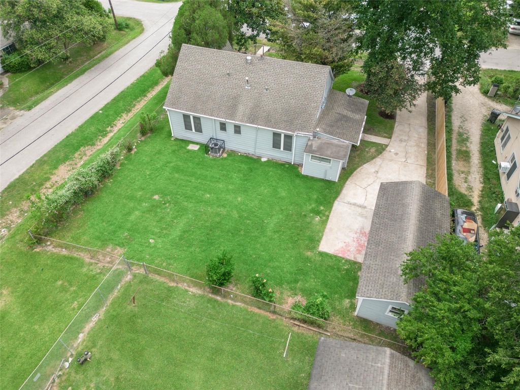 Photo of 3202 Melbourne Street, Houston, TX 77026 (MLS # 49103153)