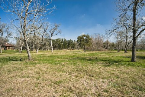 Photo of 3018 Bayou View Court, Richwood, TX 77515 (MLS # 90398280)