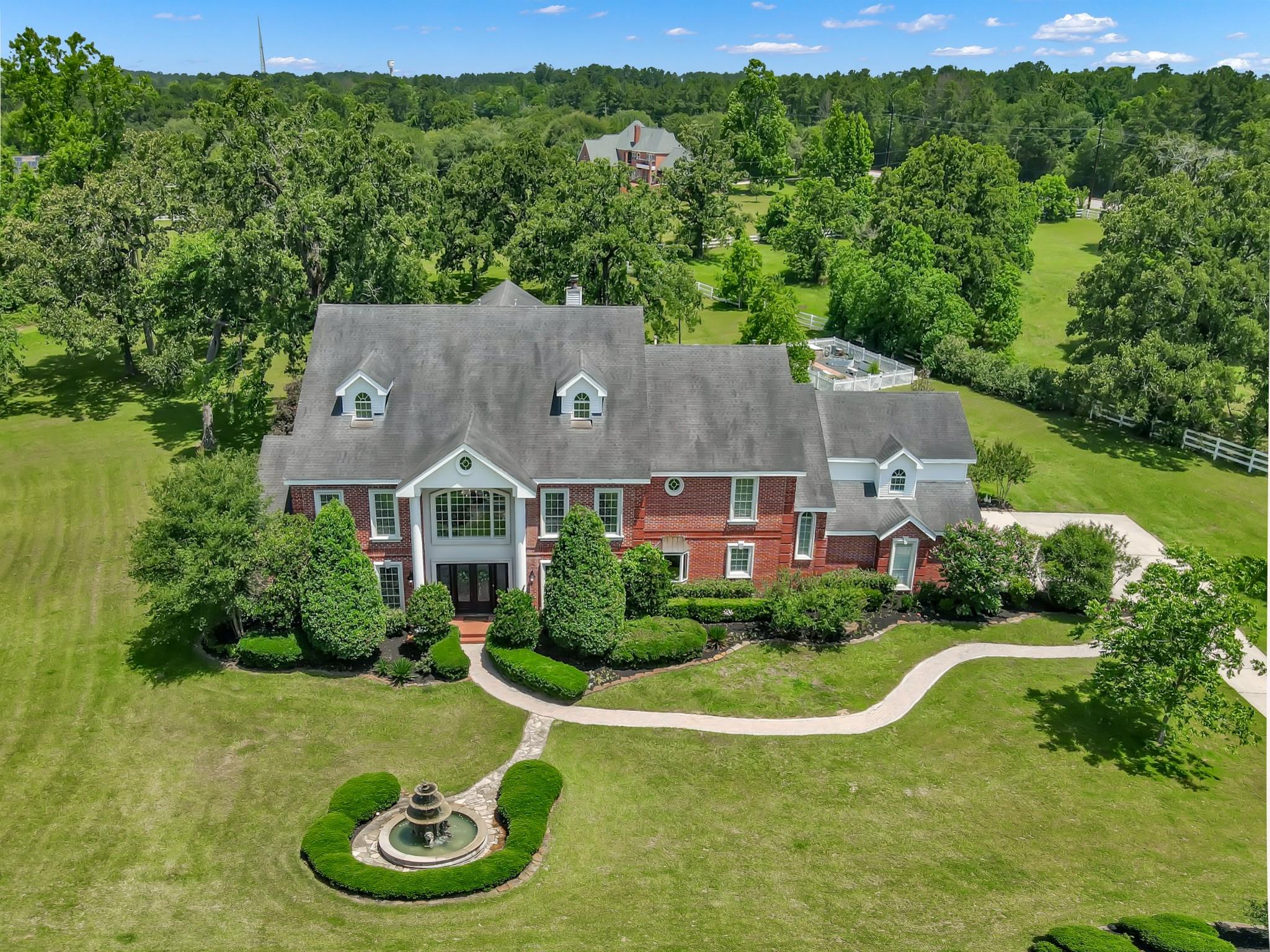 15203 Wildwood Circle
