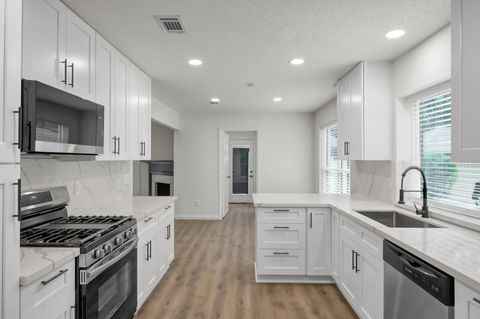 Photo of 155 Rushwing Place, The Woodlands, TX 77381 (MLS # 35306765)