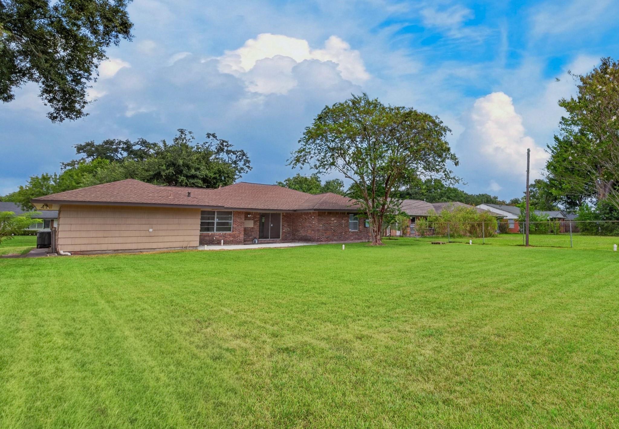5027 Creekbend Drive