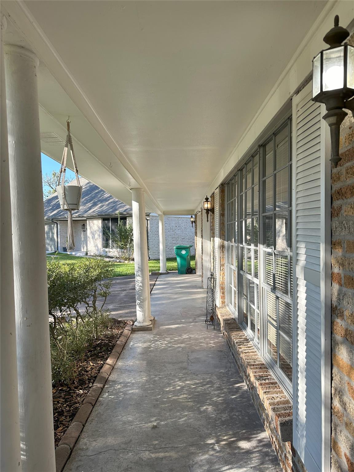 2503 Mulberry Lane