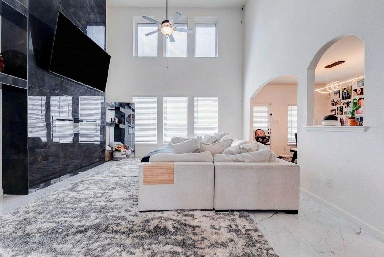 22127 Roxanne Field Lane