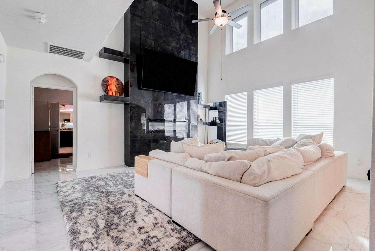 22127 Roxanne Field Lane