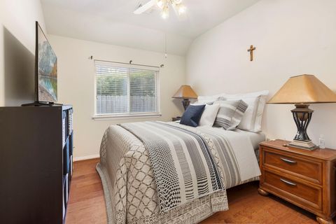 Tiny photo for 142 Golden Autumn Place, The Woodlands, TX 77384 (MLS # 17539546)