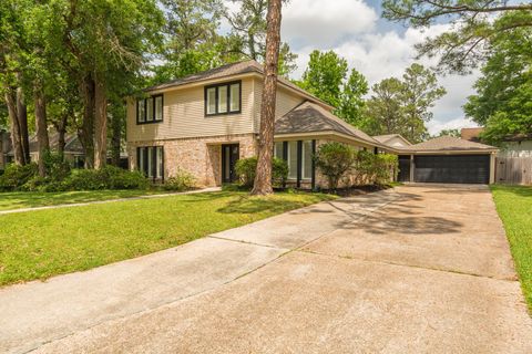 Photo of 12018 Indian Wells Drive, Houston, TX 77066 (MLS # 8641112)