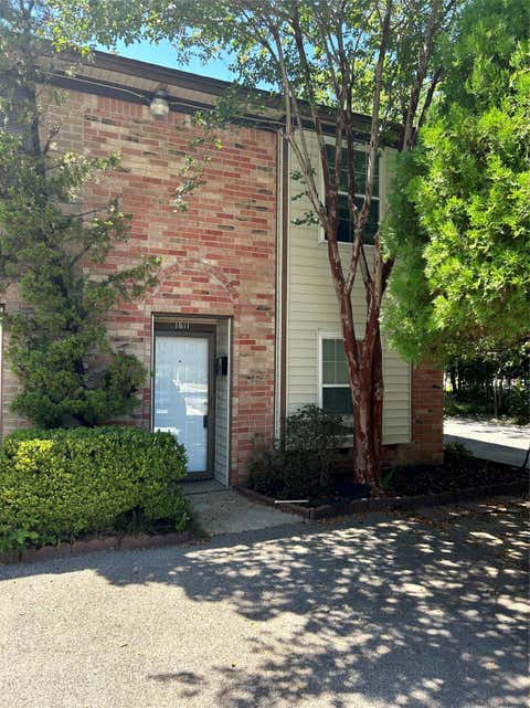 Photo of 1611 Mapleton Drive, Houston, TX 77043 (MLS # 55244042)
