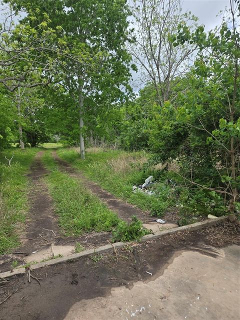 Photo of 5021 Airport Boulevard, Houston, TX 77048 (MLS # 29607134)