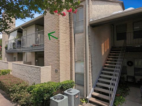 Photo of 2021 Spenwick Drive #227, Houston, TX 77055 (MLS # 63471881)