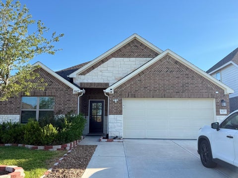Photo of 2627 Westward Hill Dr DR, Fresno, TX 77545 (MLS # 68727777)
