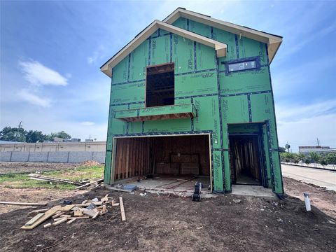 634 Winding Oaks Stafford TX 77477