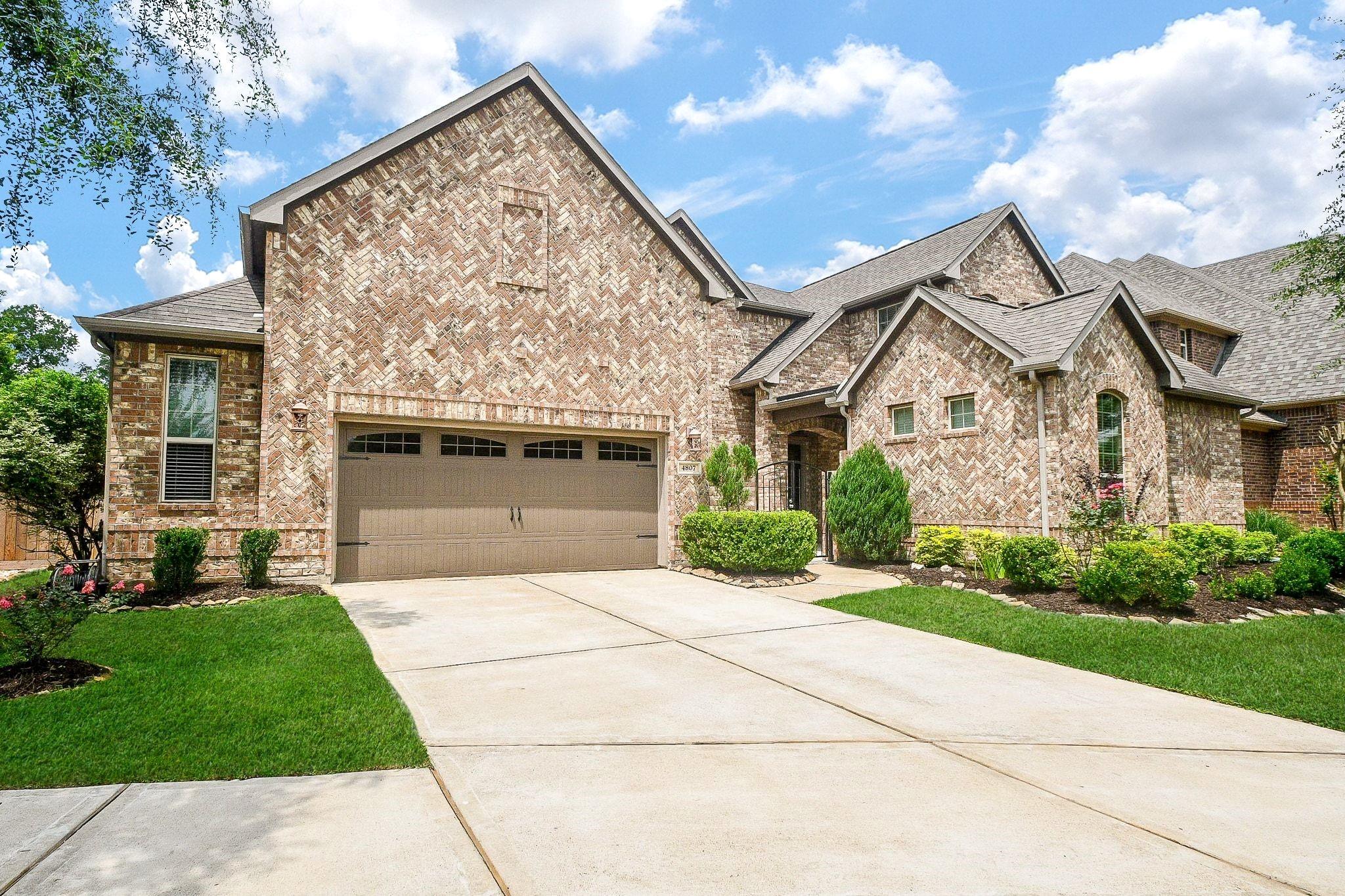 4807 Legend Creek Drive