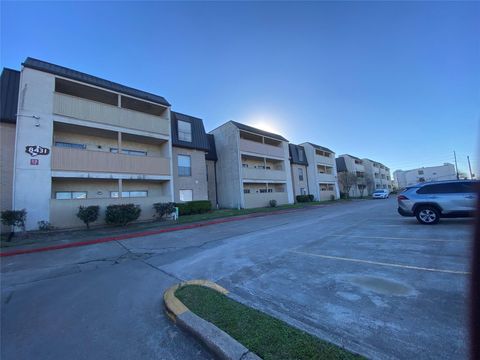 Photo of 8431 Hearth Drive #23, Houston, TX 77054 (MLS # 83750228)