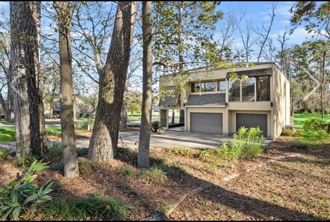 99 April Wind Dr N Conroe TX 77356