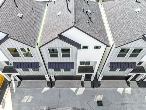 Photo of 7735 Hammerly Blvd Blvd, Houston, TX 77055 (MLS # 13300743)