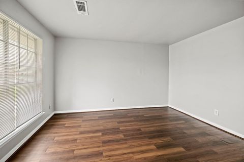 3808372272